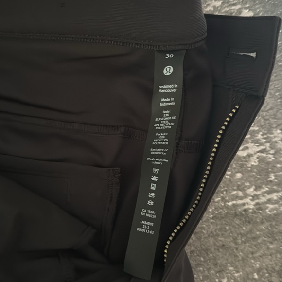 Lululemon men’s ABC pants. Black. 30/31. Worn Once. Amazing condition. - Picture 2 of 2